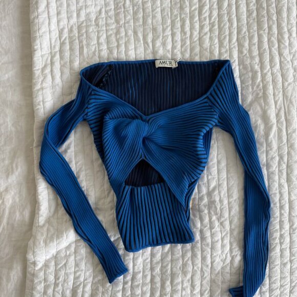 Amur Lenova Cutout Top - Picture 2 of 5